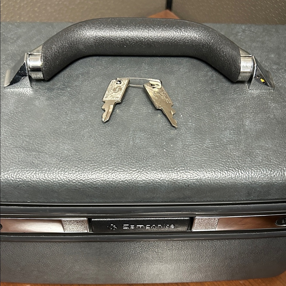 Vtg 1987 Samsonite Silhouette 4 Gray Travel Train Make Up Beauty Case Luggage - Picture 13 of 16